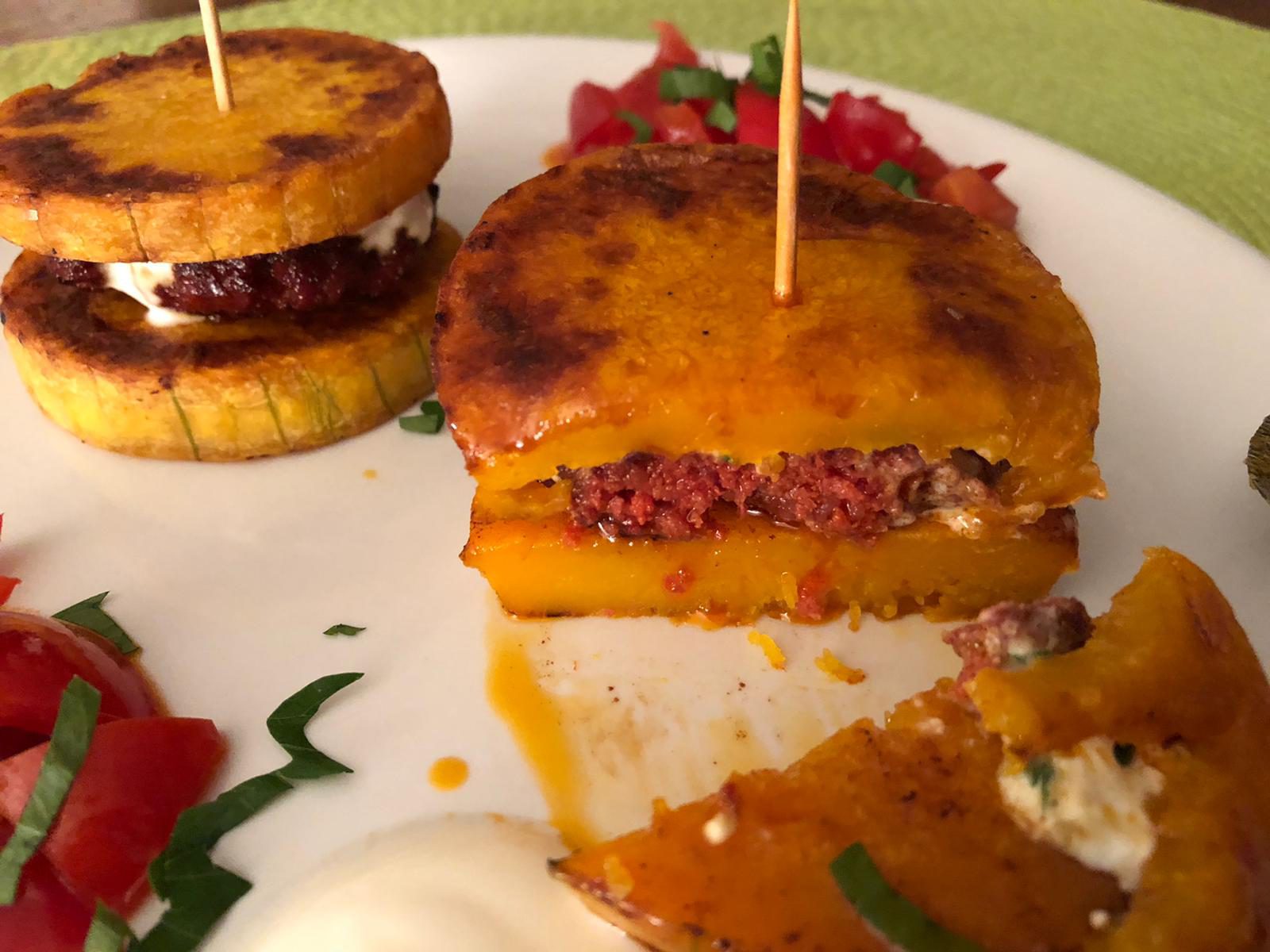 Butternut-Burger mit Chipolata-Patties