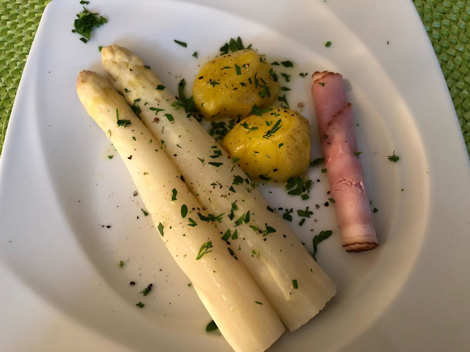 baumstarker Spargel