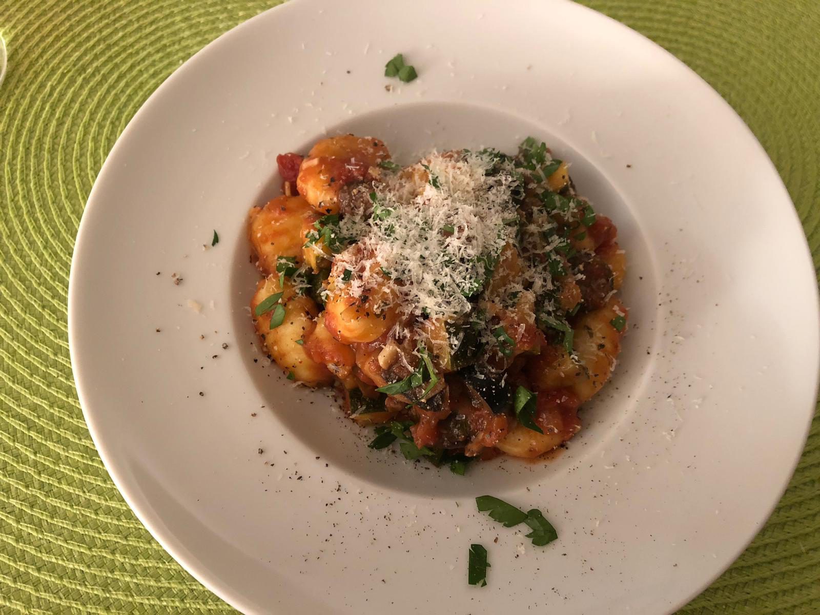 Gnocchi mit Champignons und Zucchini