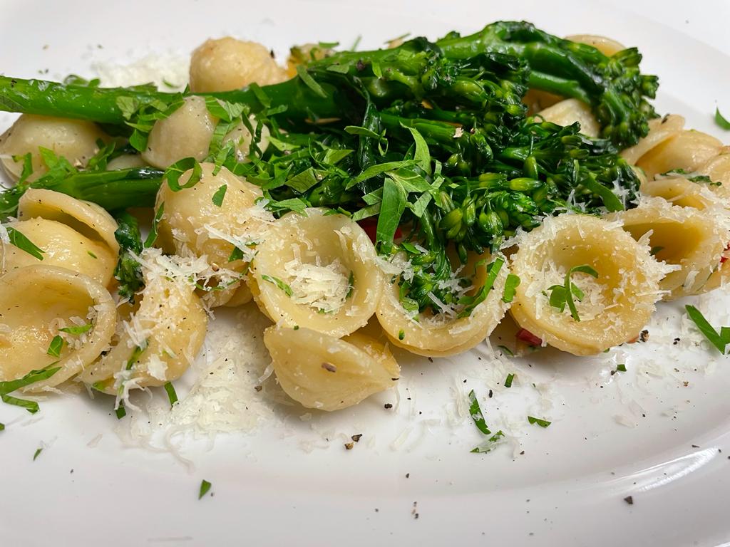 Orechiette mit Cime di Rapa im Teller