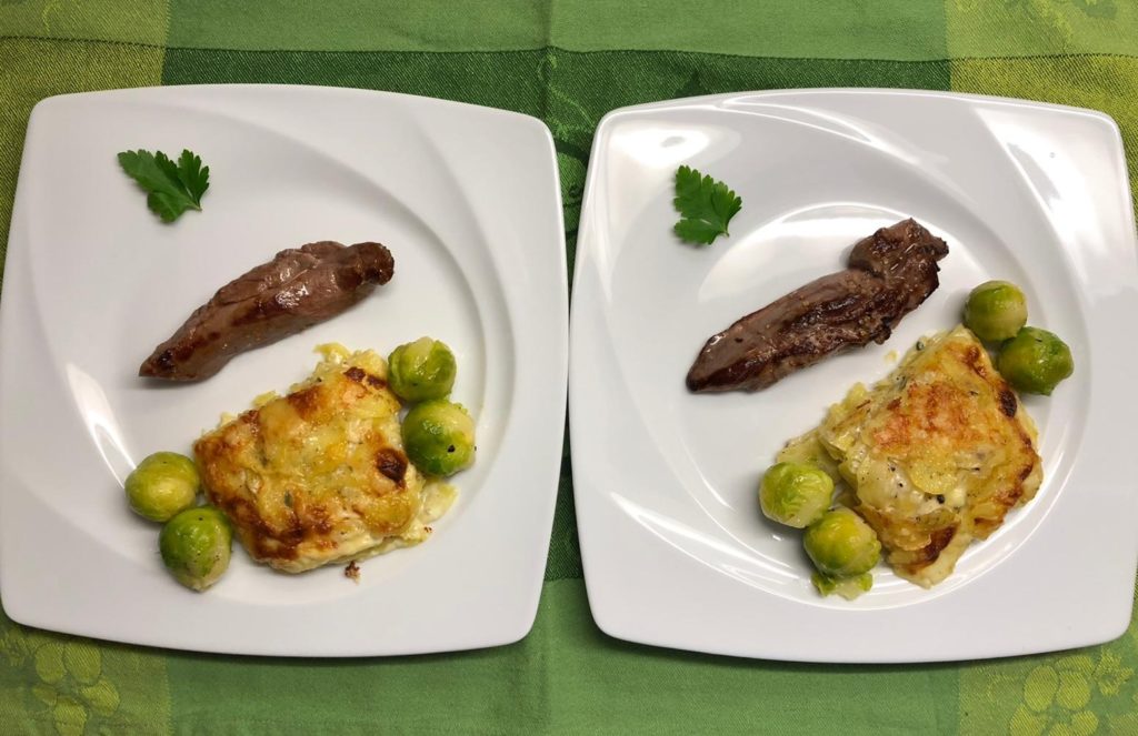 Rehfilet mit Kartoffelgratin und Rosenkohl ist servierfertig