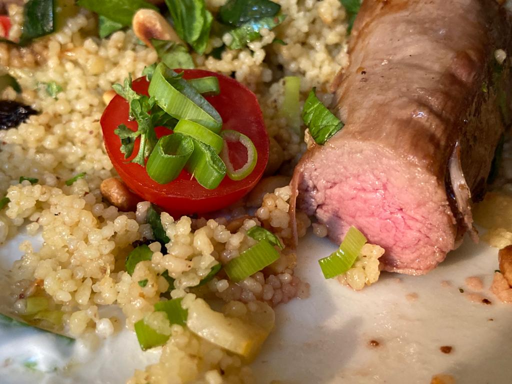 Lammfilets auf Couscous-Salat – Kochen in Grün