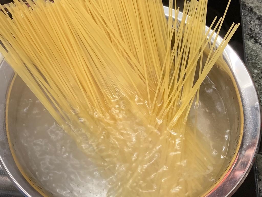 Spaghetti kochen