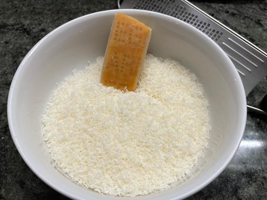 viel Parmesan!